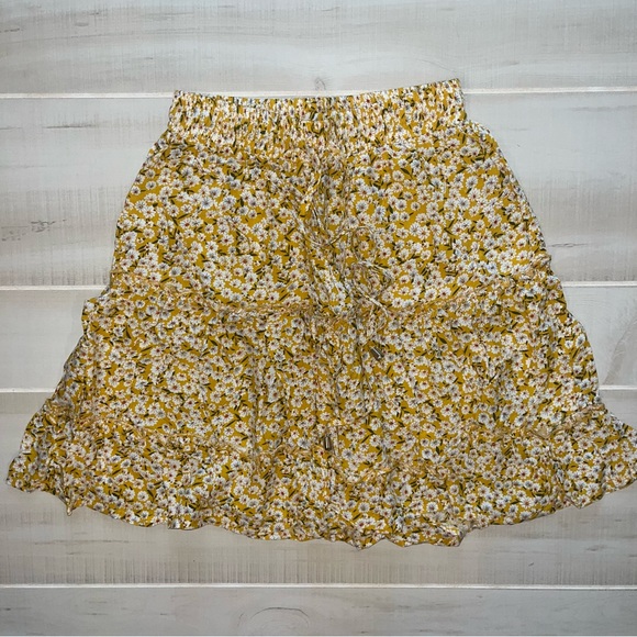 Floral Ruffle Skirt Size Small with adjustable waist - Picture 2 of 4